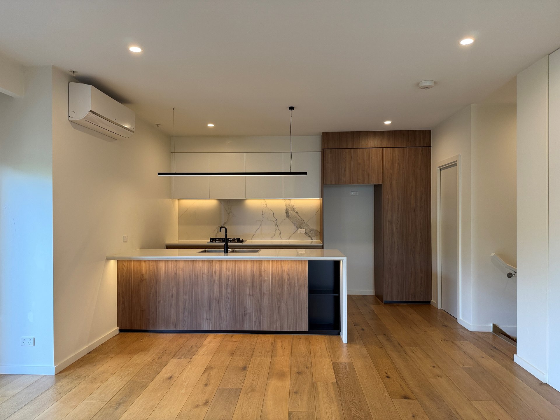 5/1 Winton Street, Burwood image 2