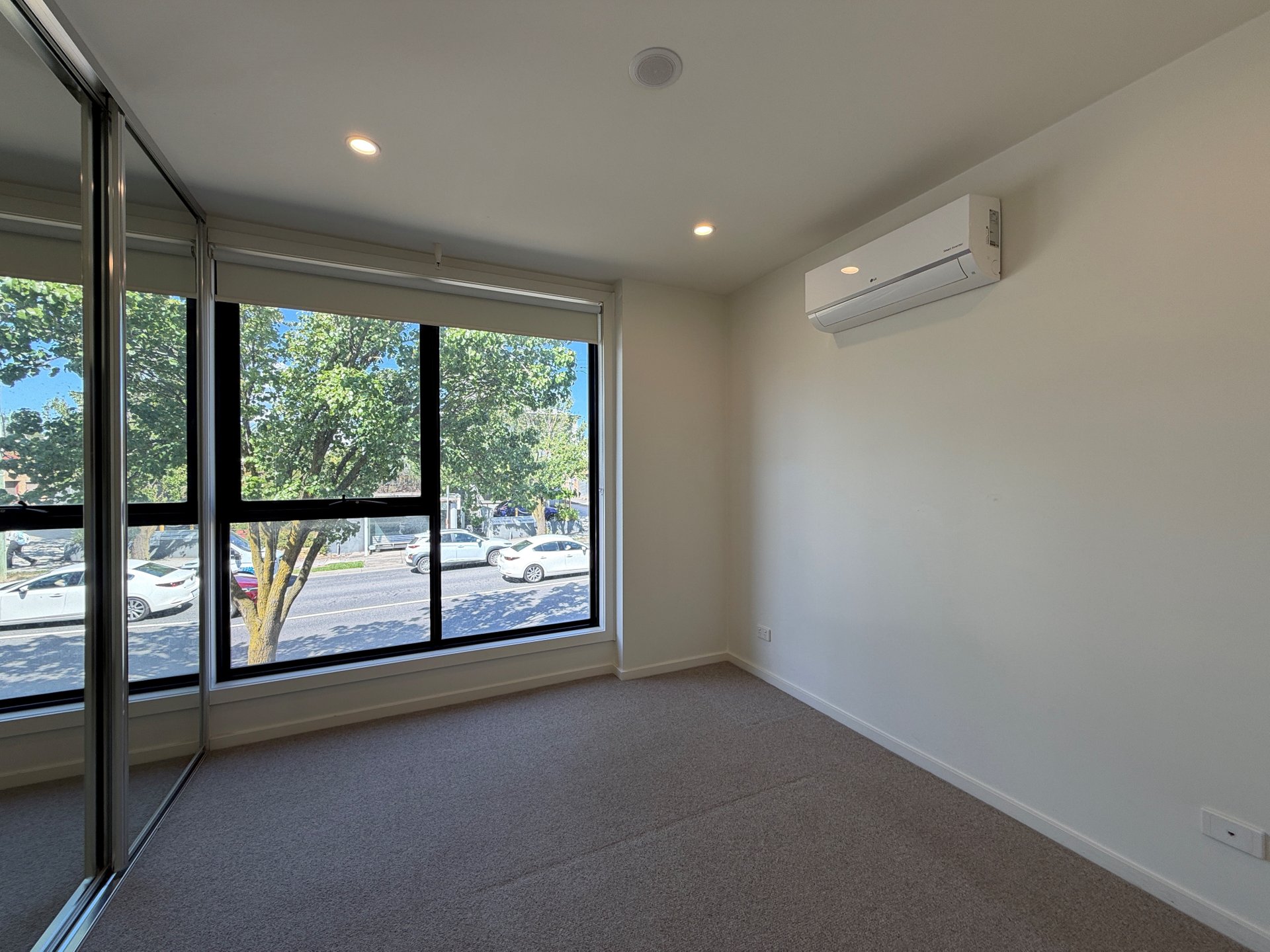 5/1 Winton Street, Burwood image 4