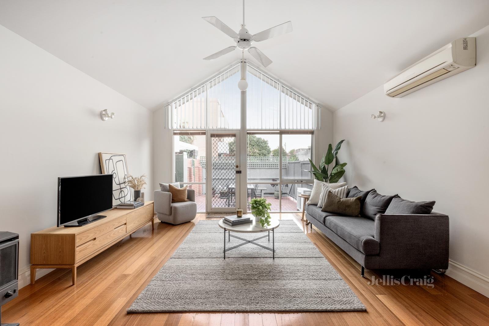 51 Wright Street, Middle Park image 3