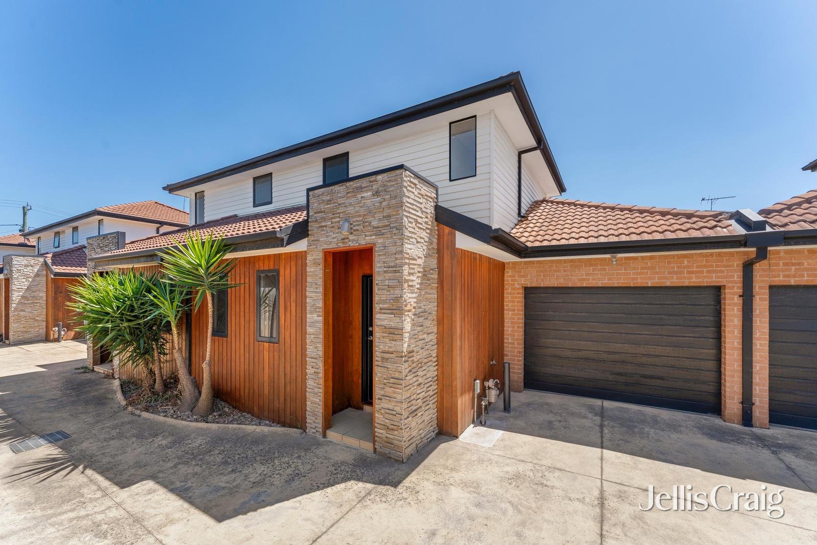 5/10 Bristol Road, Pascoe Vale image 1
