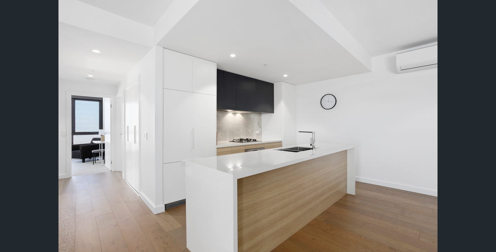 Property Gallery Thumbnail 3