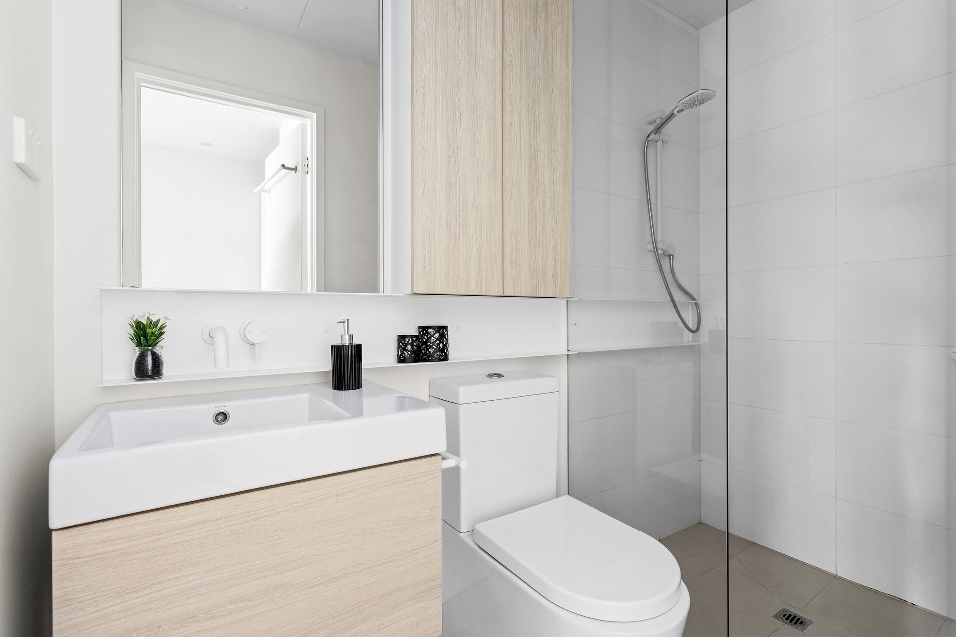 Property Gallery Thumbnail 9
