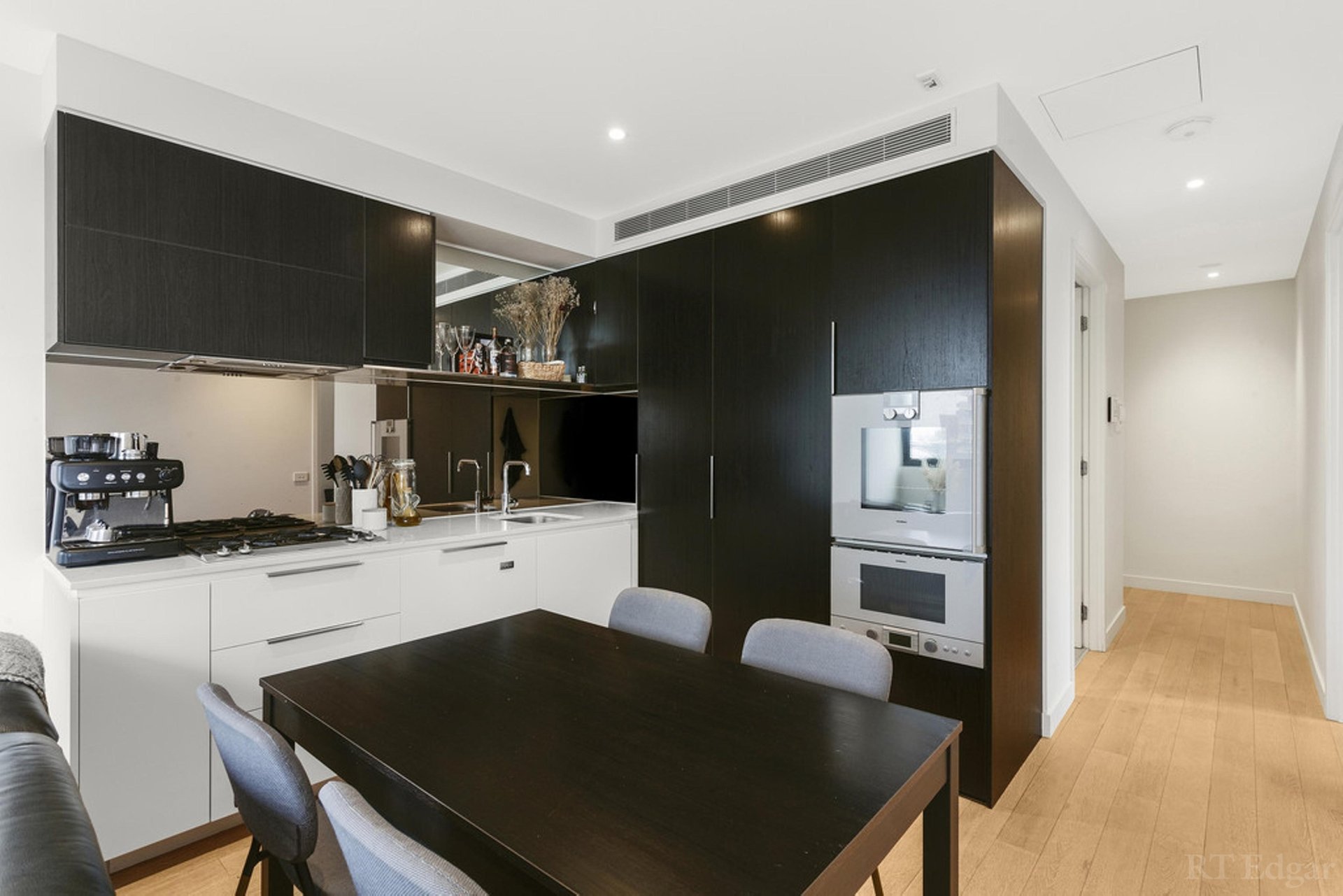 Property Gallery Thumbnail 3