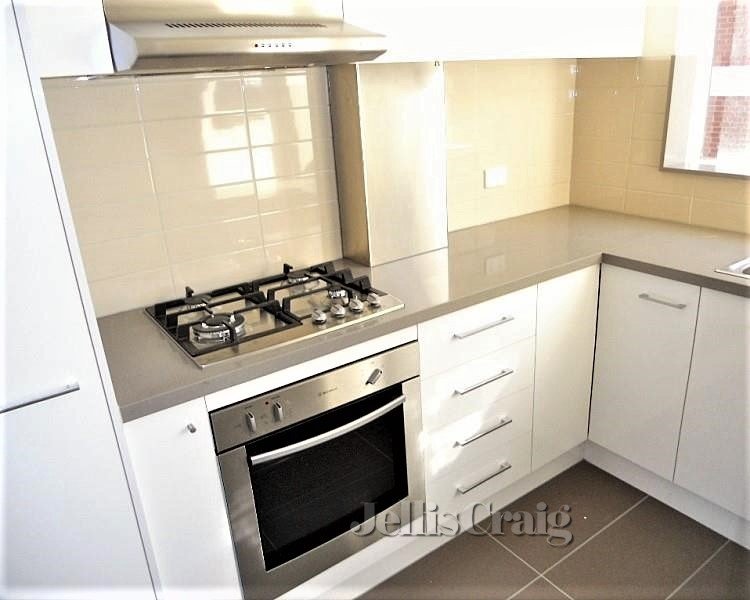 5/10A Mason Street, Hawthorn image 2