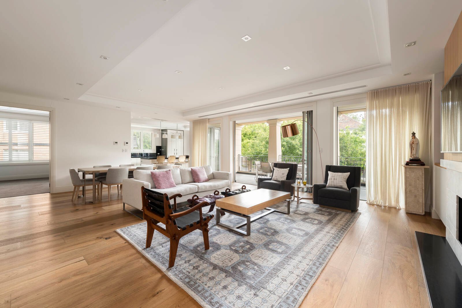 Property Gallery Thumbnail 3