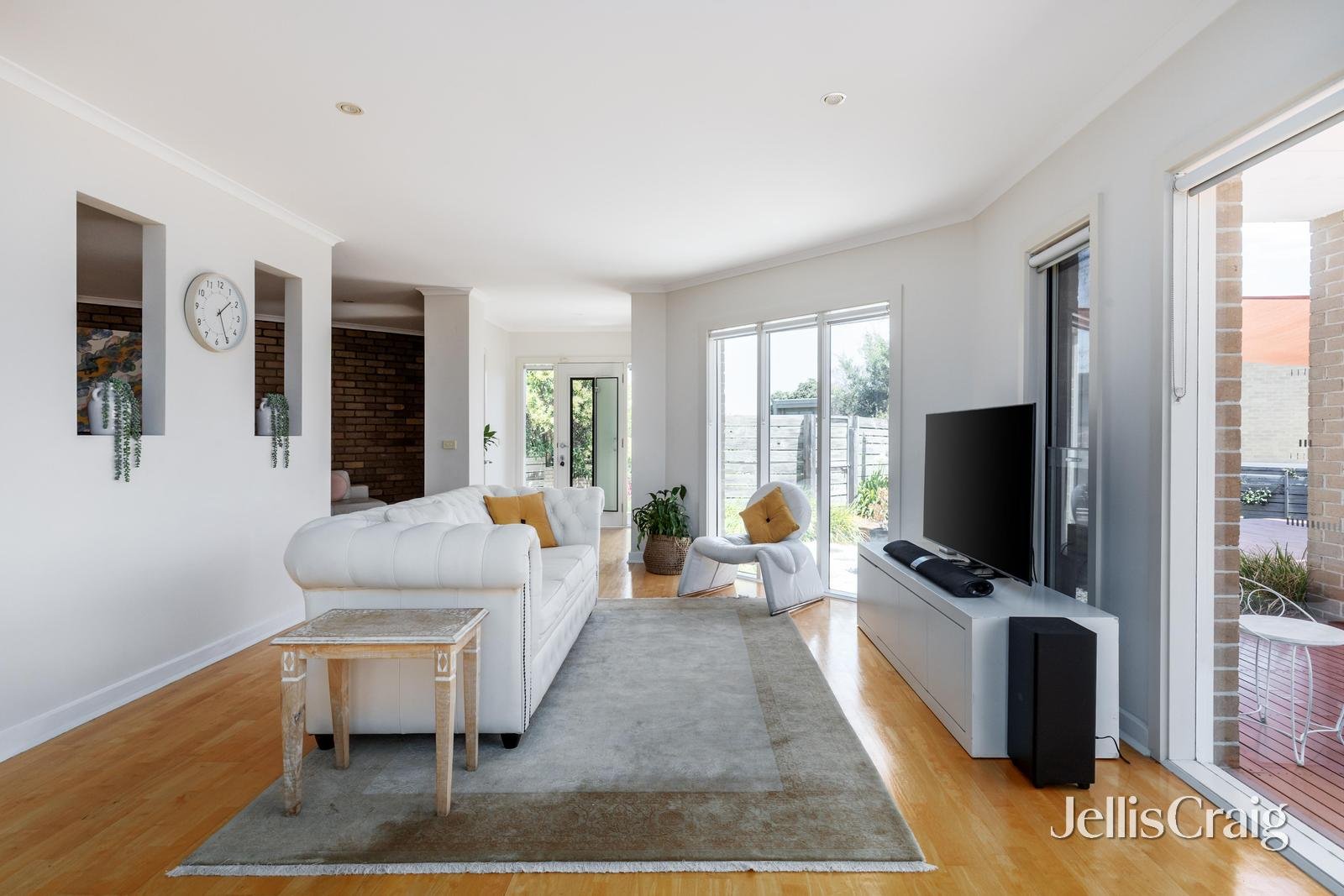 5/11 Yarrbat Avenue, Balwyn image 2