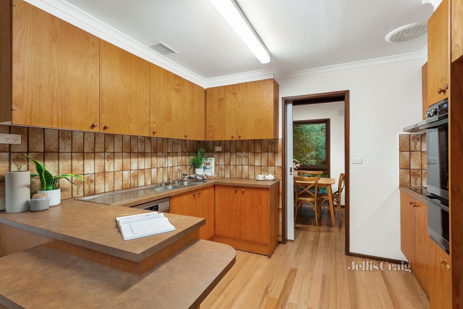 5/111 Rattray Road, Montmorency image 6