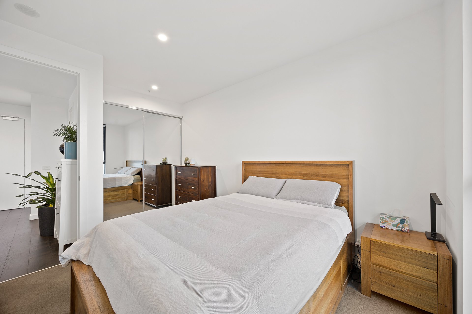 511/160 Whitehorse Road, Blackburn image 8