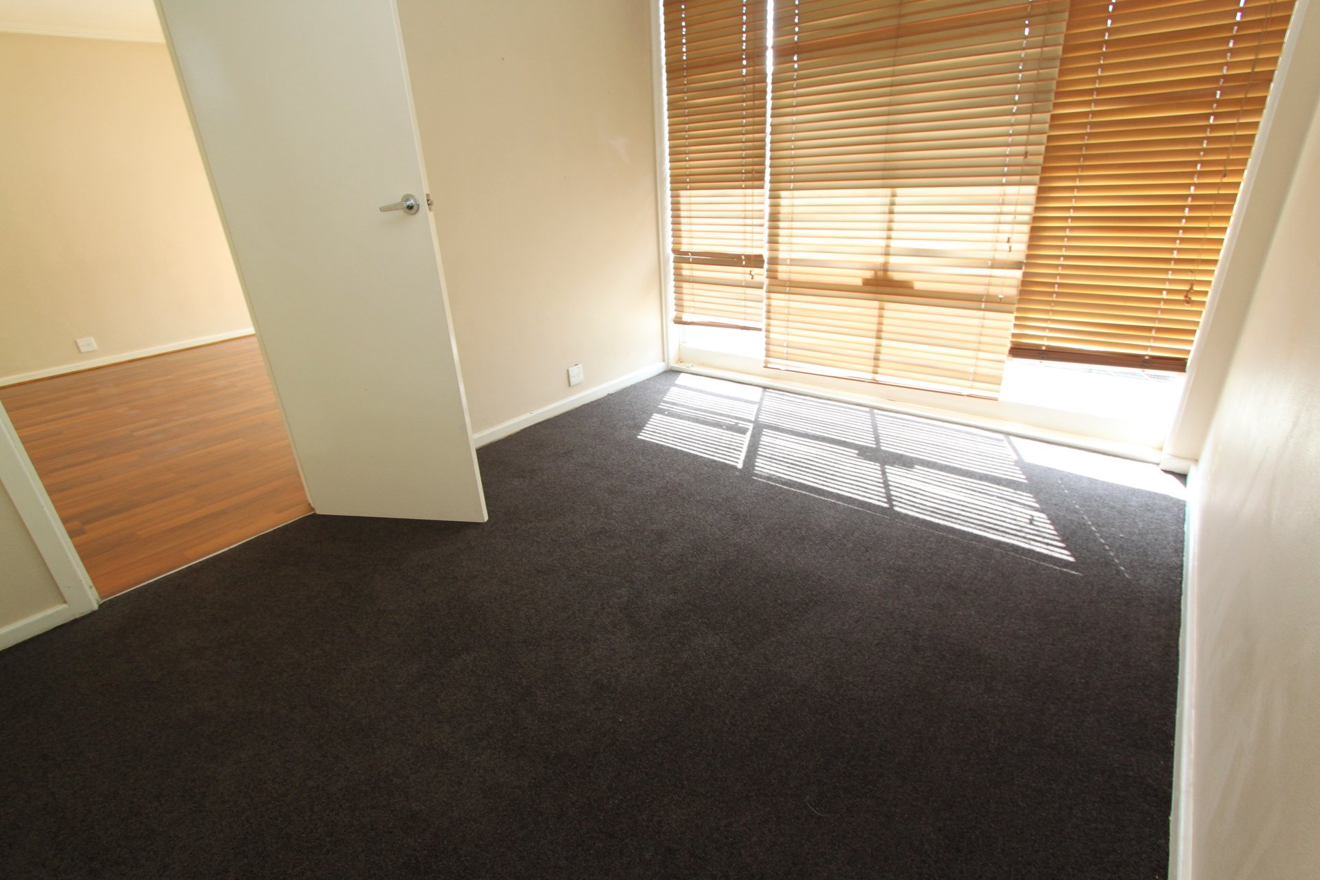 Property Gallery Thumbnail 6
