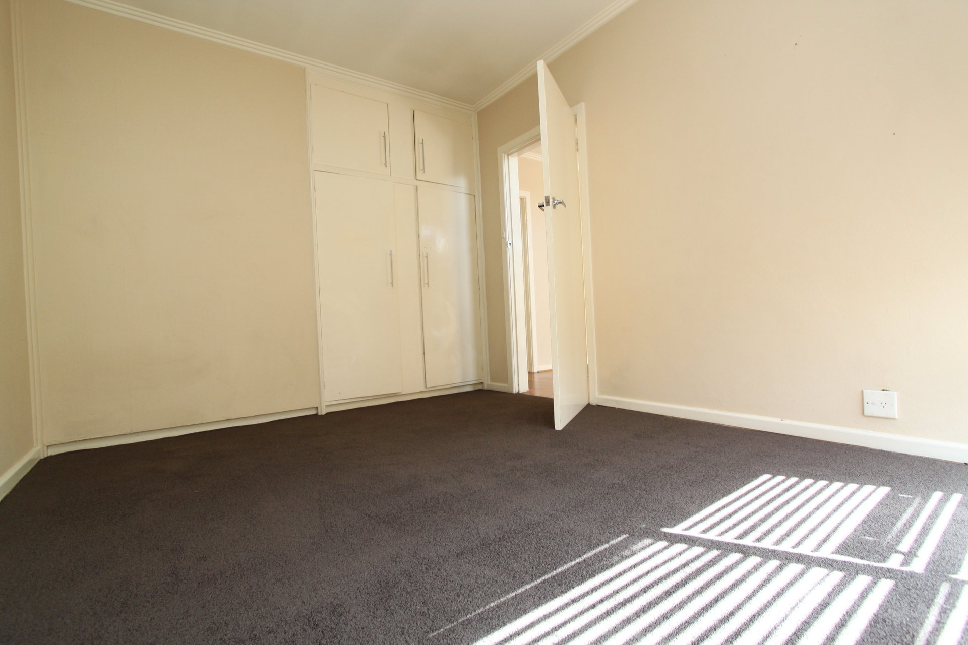 Property Gallery Thumbnail 7