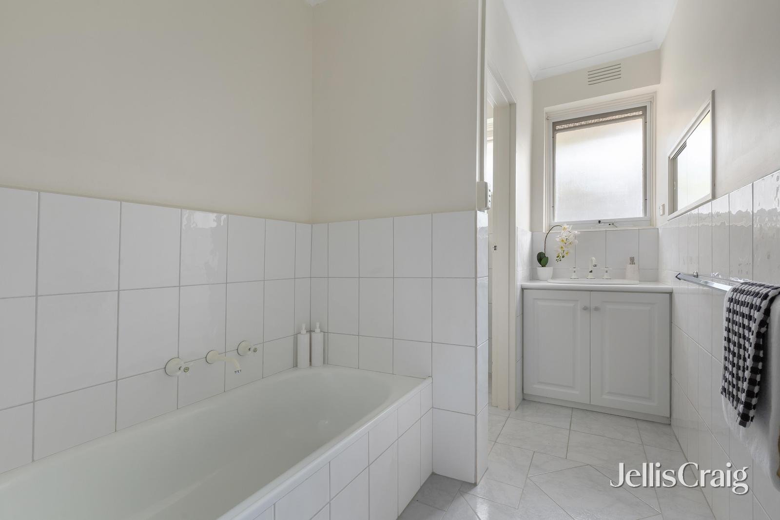 5/12 Argyle Street, Bentleigh East image 9