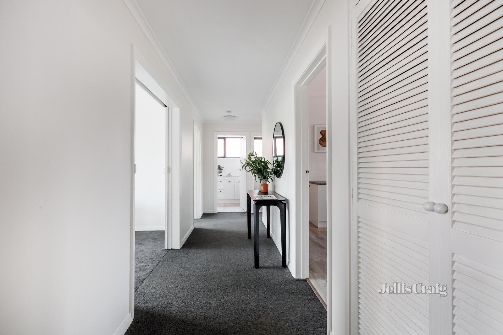 5/12 Kensington Road, South Yarra image 5