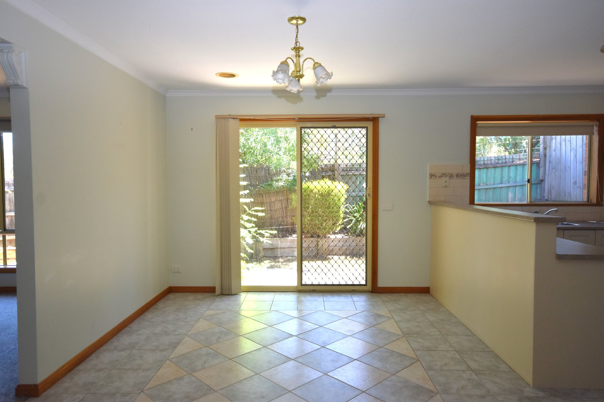 5/12 Mountain View Road, Kilsyth image 2