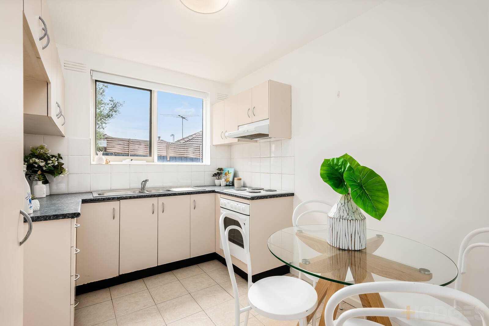 5 / 12 Warrigal Road Parkdale