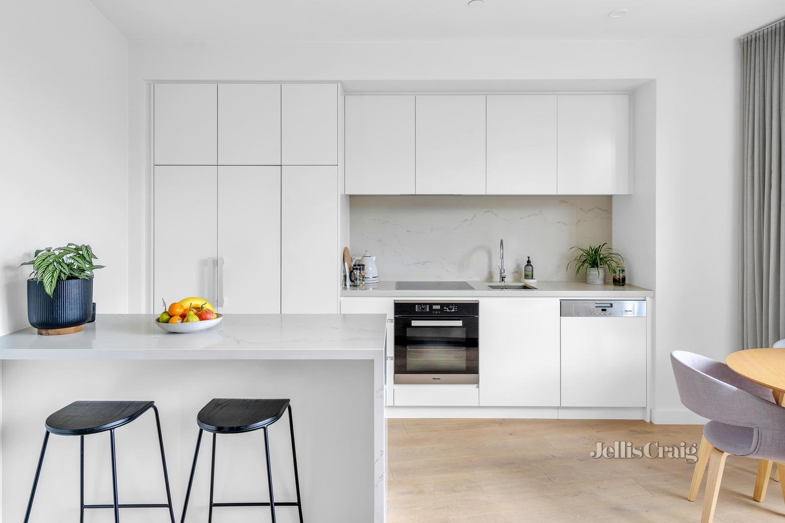 5/120 Buckley Street, Essendon image 3