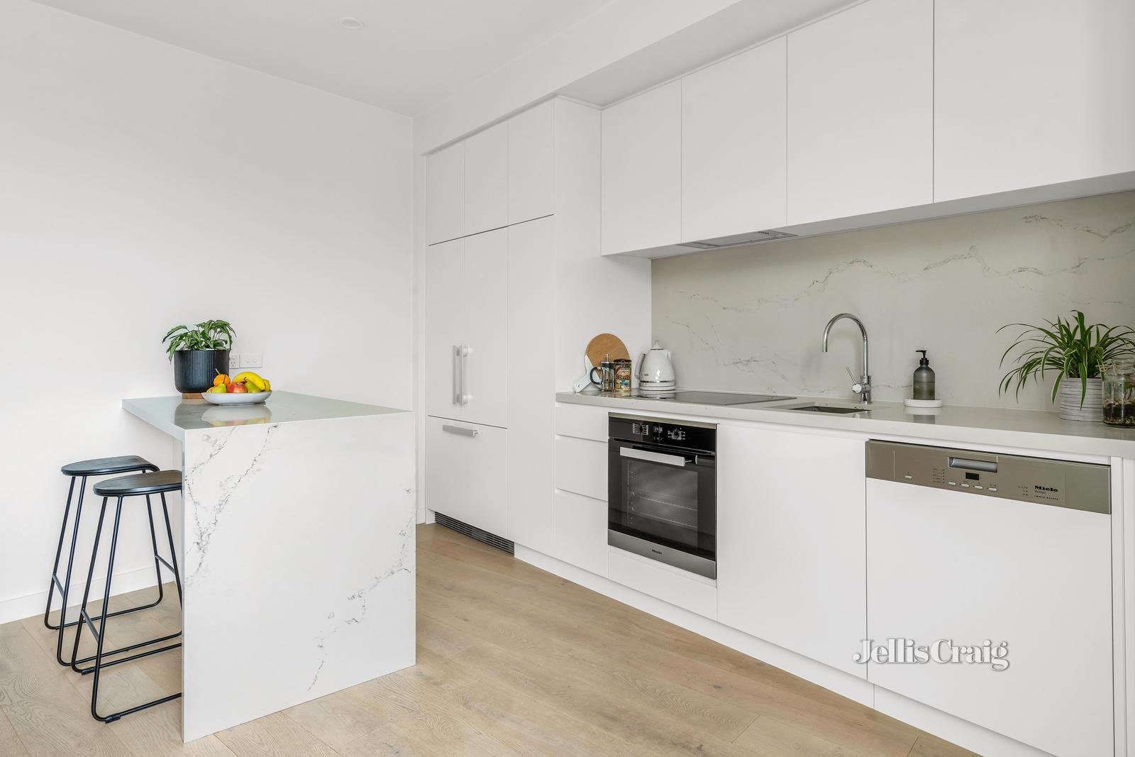 5/120 Buckley Street, Essendon image 4