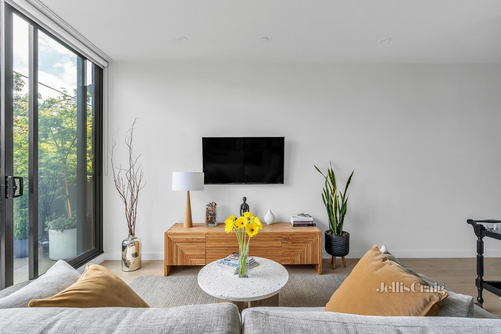 5/120 Buckley Street, Essendon image 5