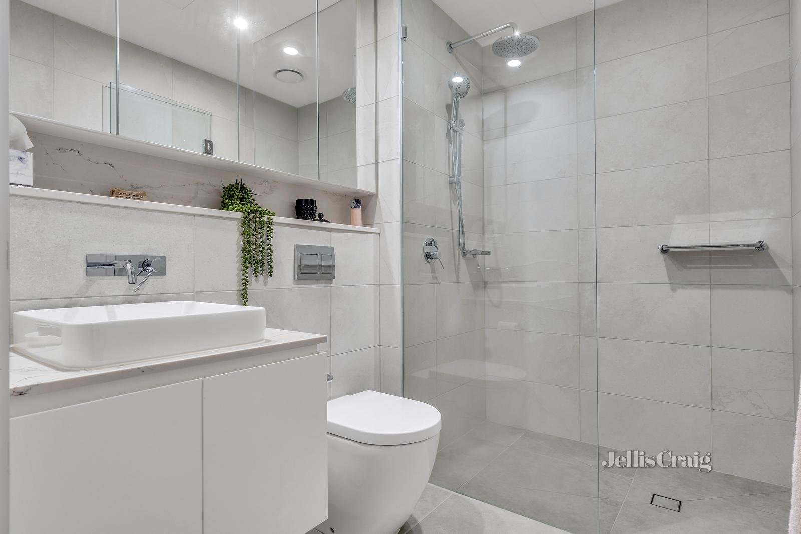 5/120 Buckley Street, Essendon image 7
