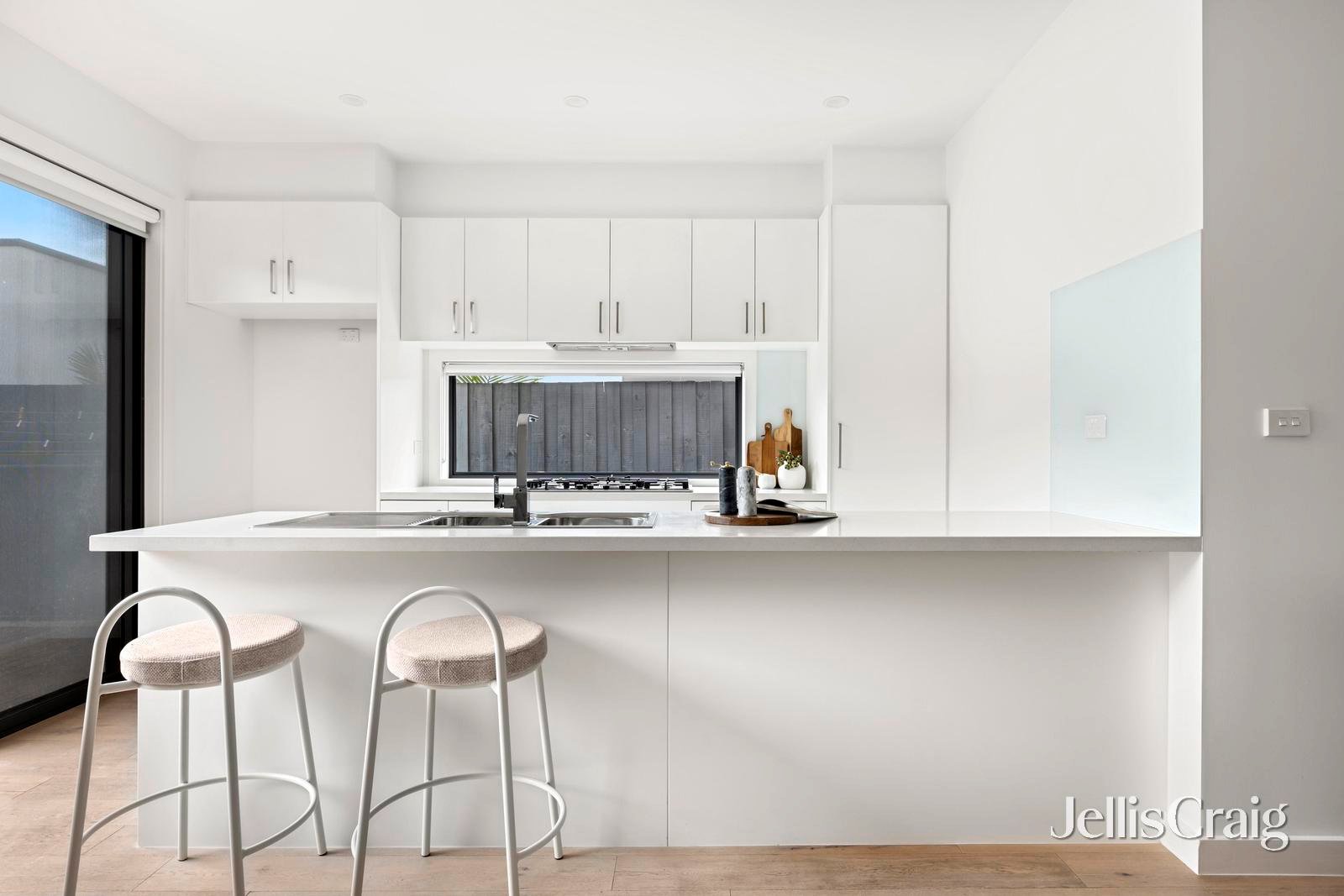 5/120 Roberts Street, Essendon image 3