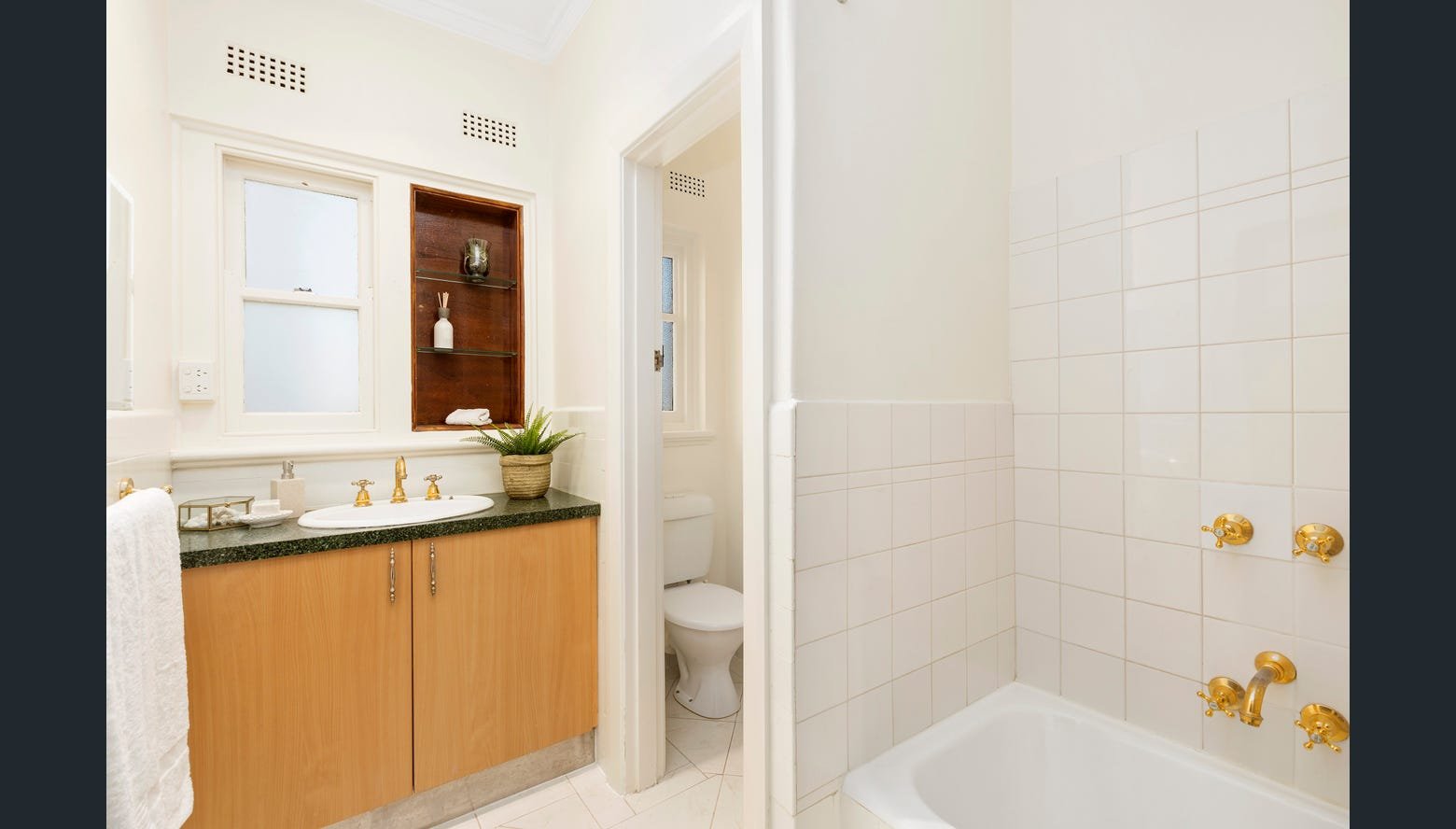 Property Gallery Thumbnail 4