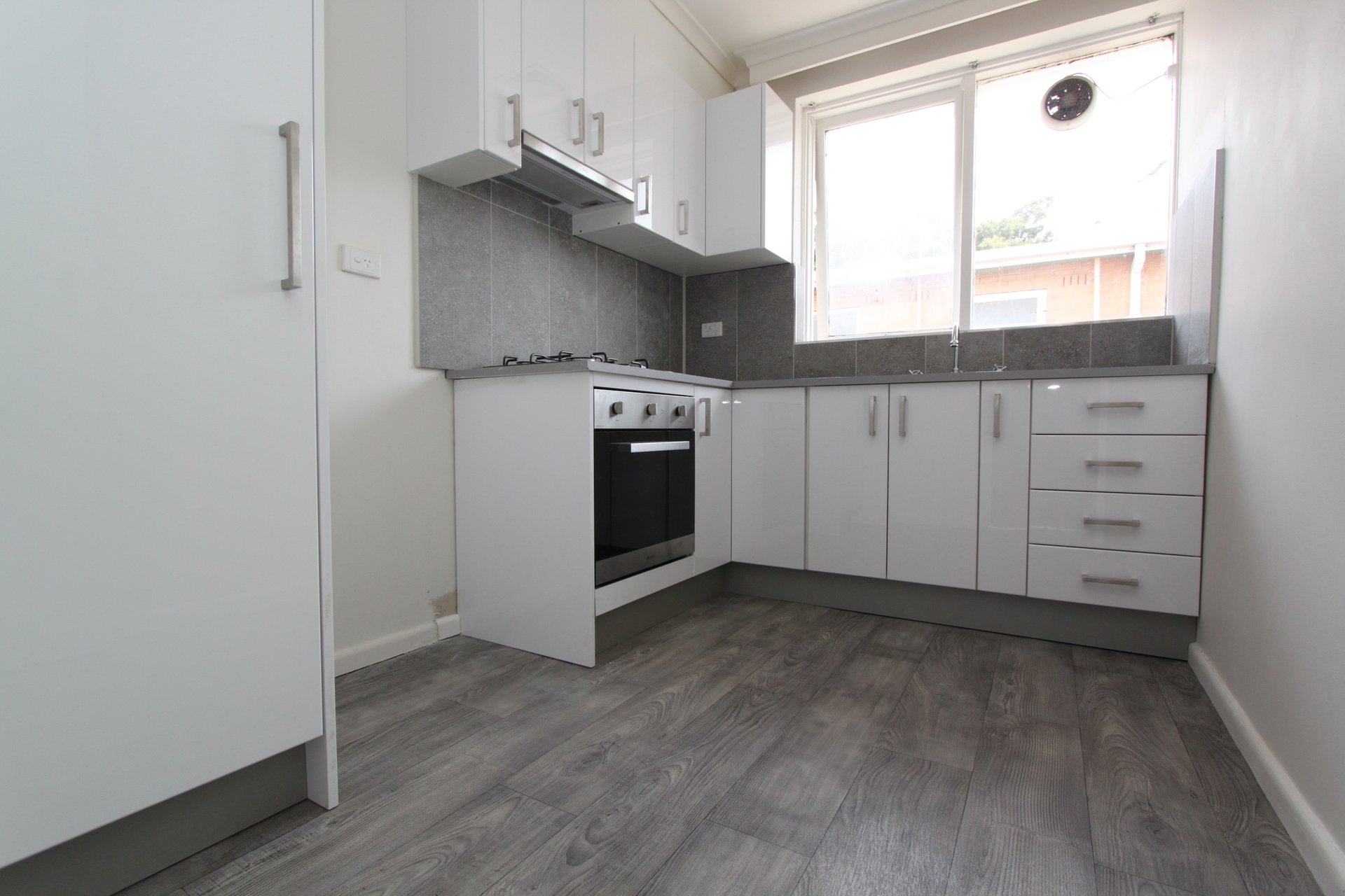 Property Gallery Thumbnail 3