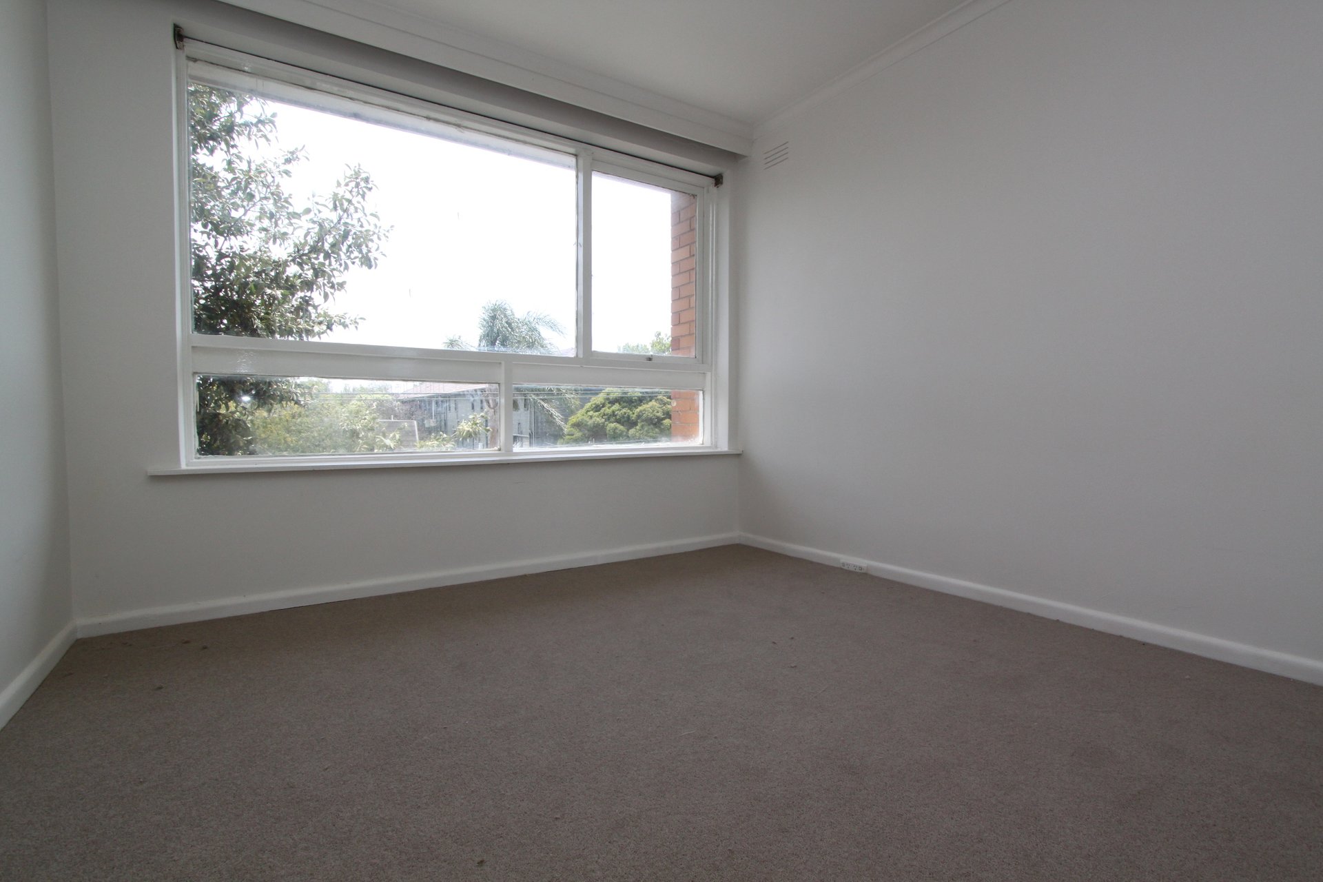 Property Gallery Thumbnail 5