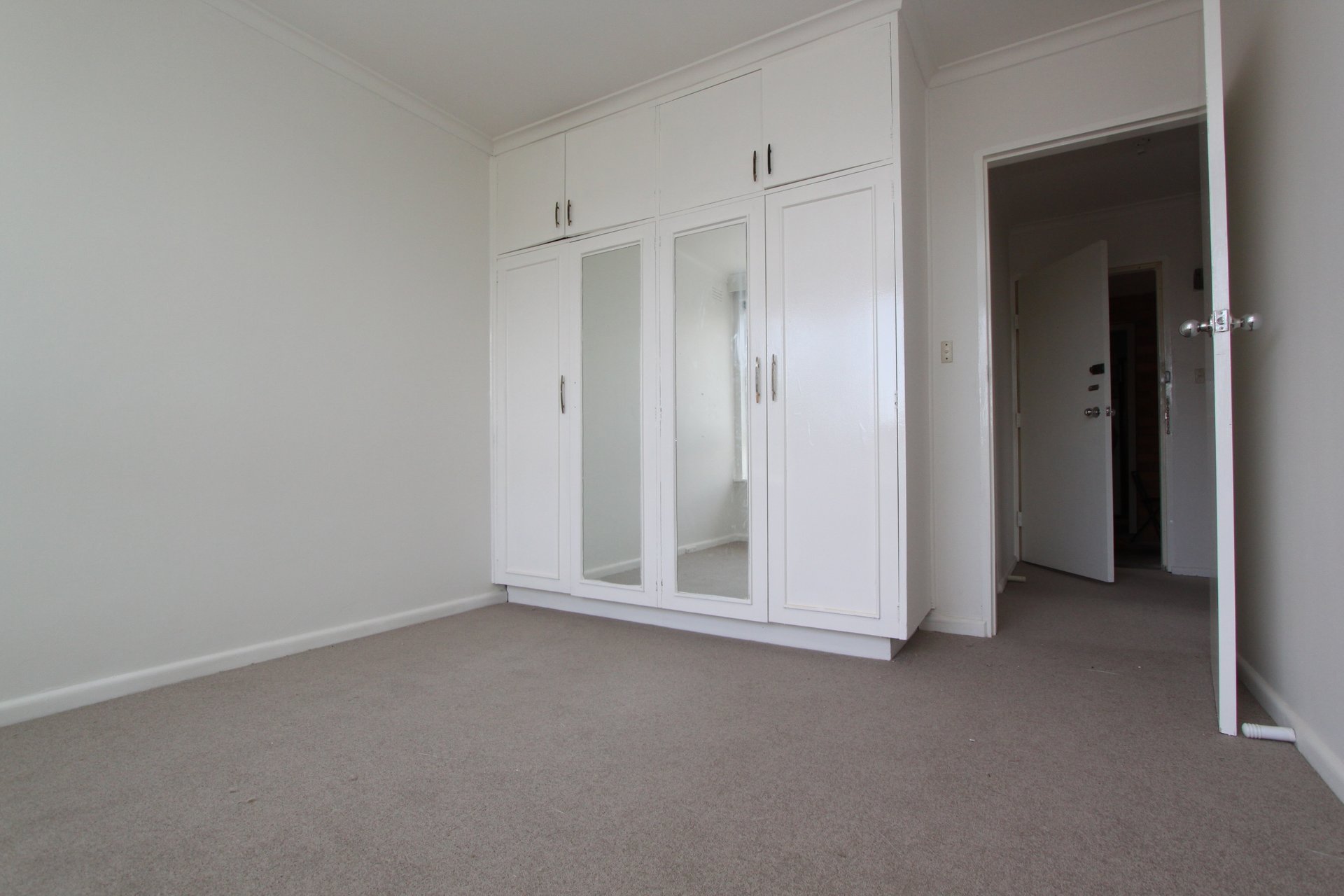 Property Gallery Thumbnail 6