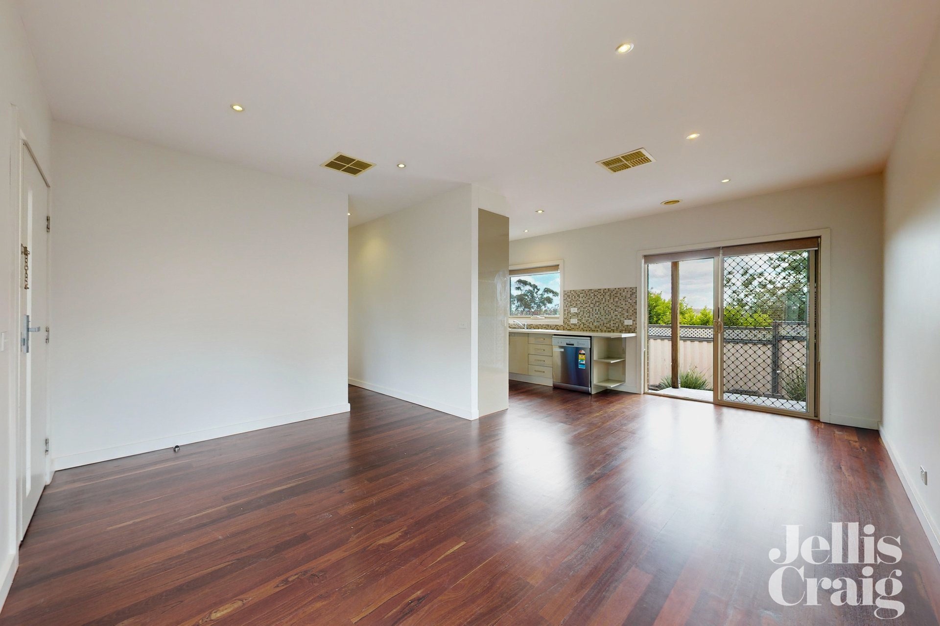 5/132 Lebanon Street, Strathmore image 4