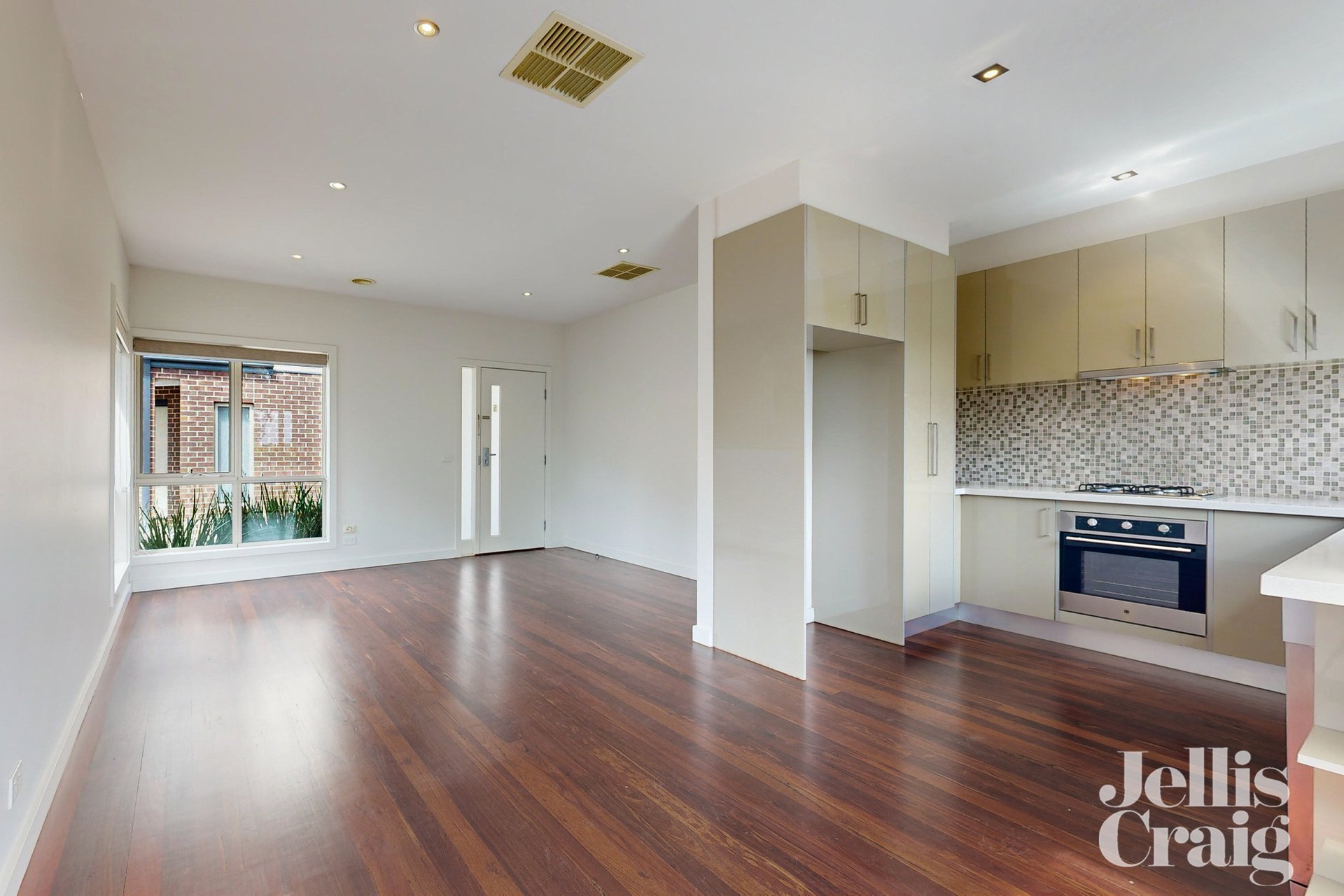 5/132 Lebanon Street, Strathmore image 3