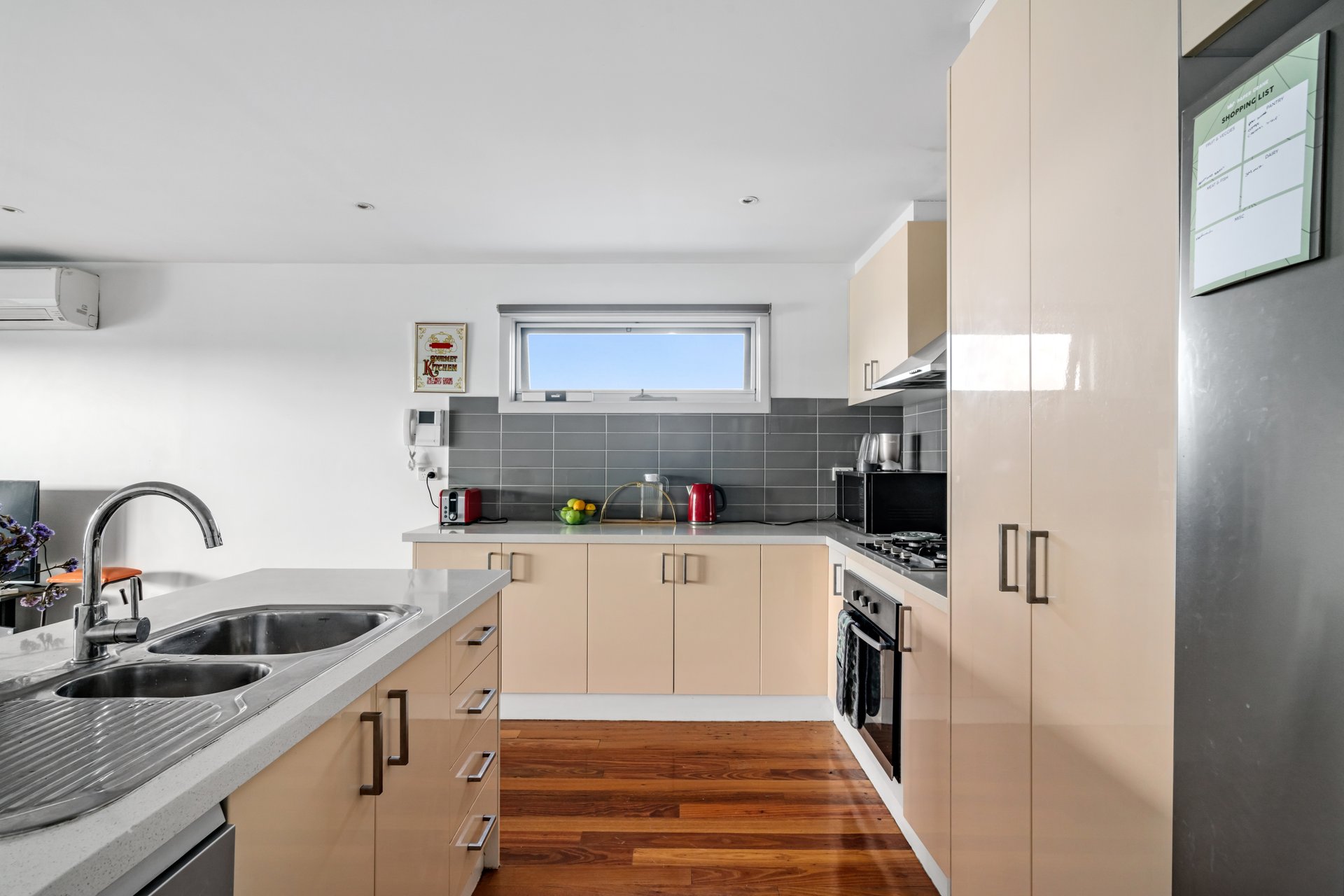 Property Gallery Thumbnail 3
