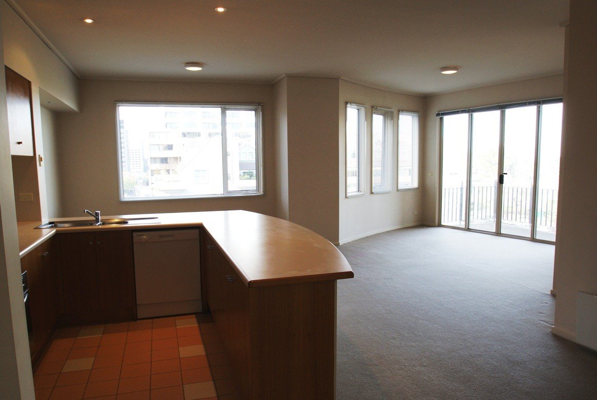 513 / 23 Queens Road MELBOURNE
