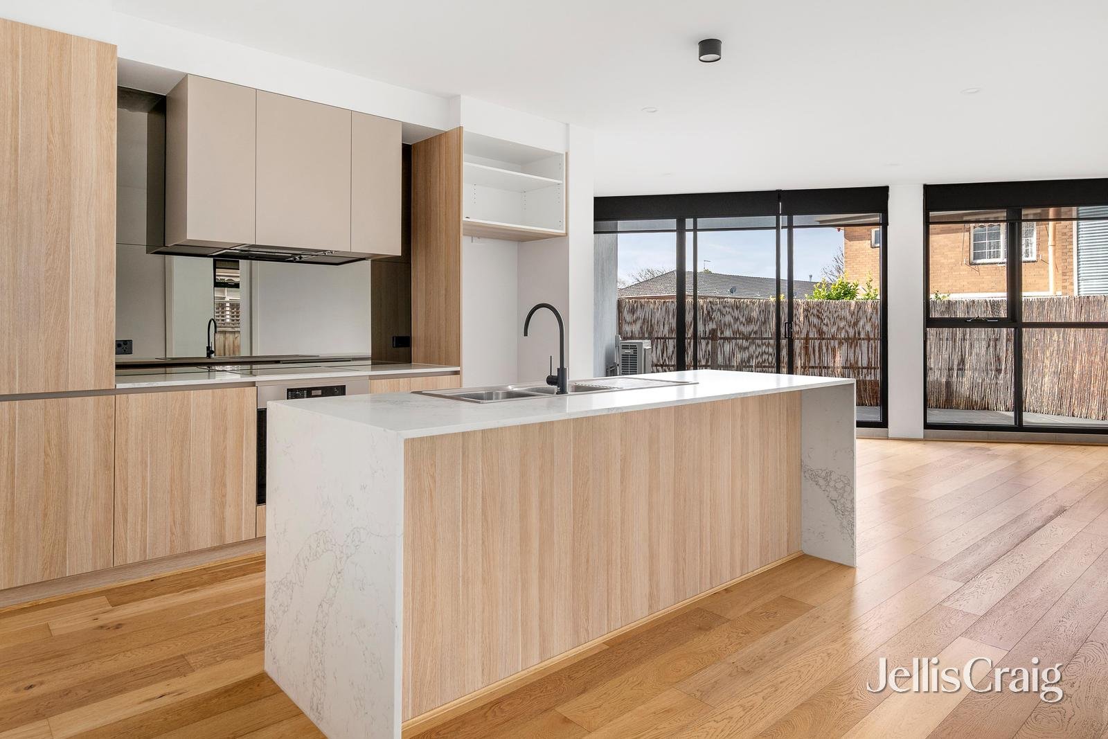 5/136 Douglas Parade, Williamstown image 3