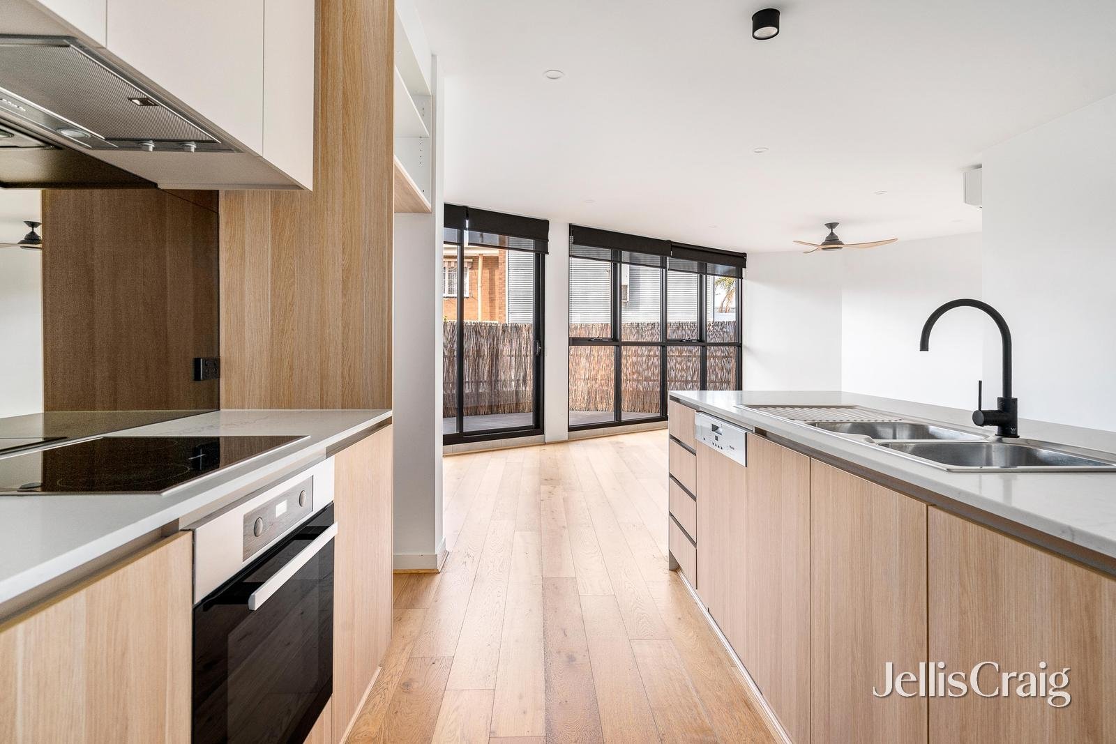 5/136 Douglas Parade, Williamstown image 4
