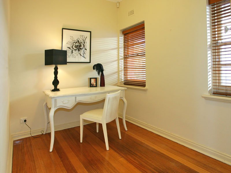 5/139 Glenhuntly Road, Elwood image 4