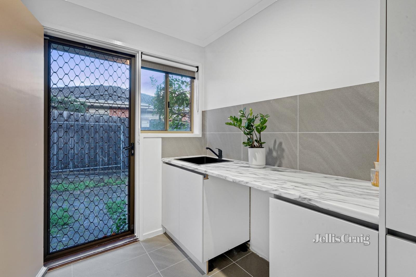 5/147-149 Ferntree Gully Road, Mount Waverley image 9