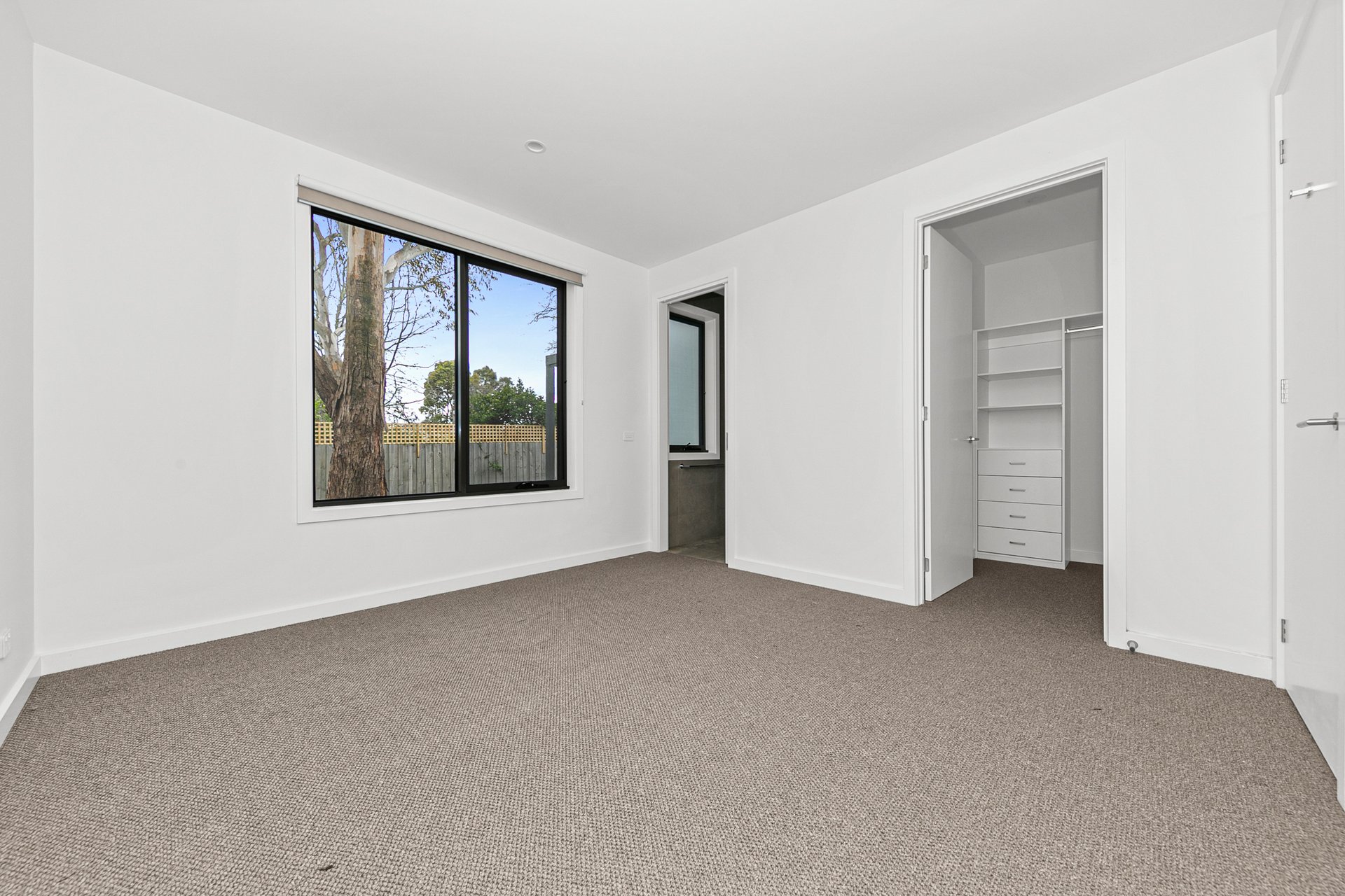 5/147 Woodhouse Grove, Box Hill North image 2