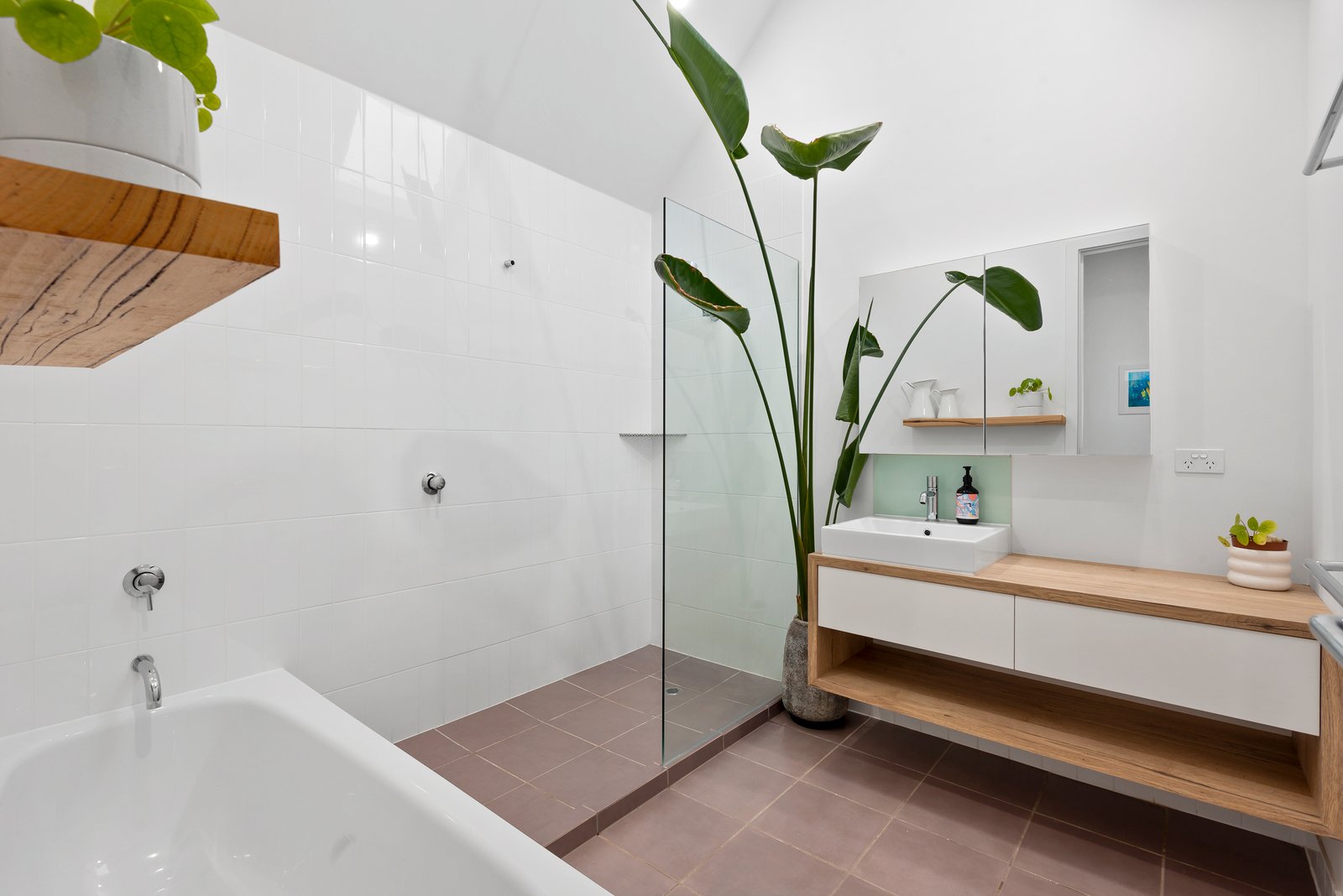 Property Gallery Thumbnail 12
