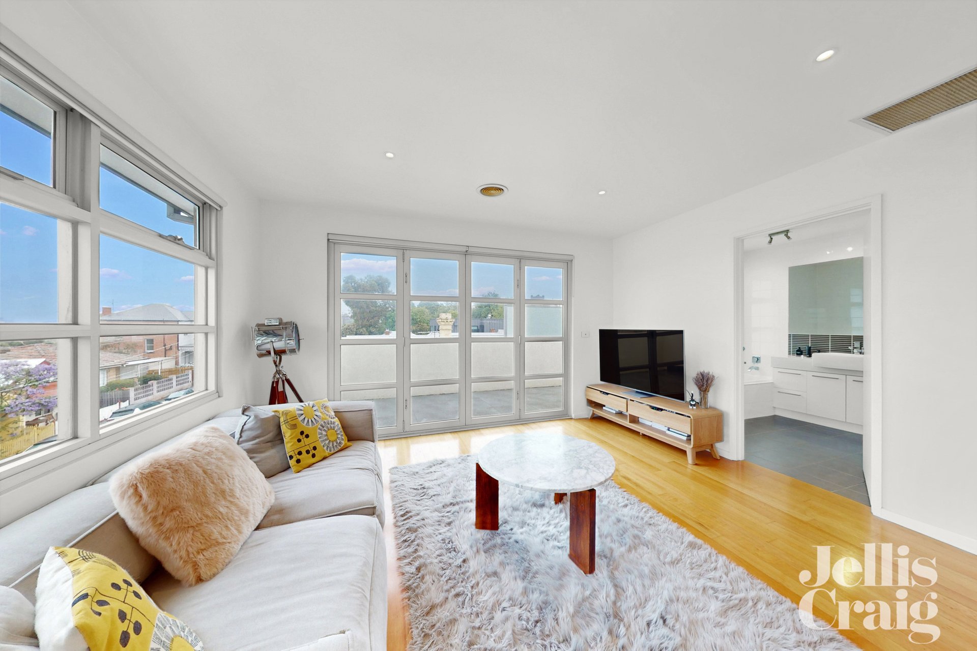 5/16 Bignell Street, Flemington image 6