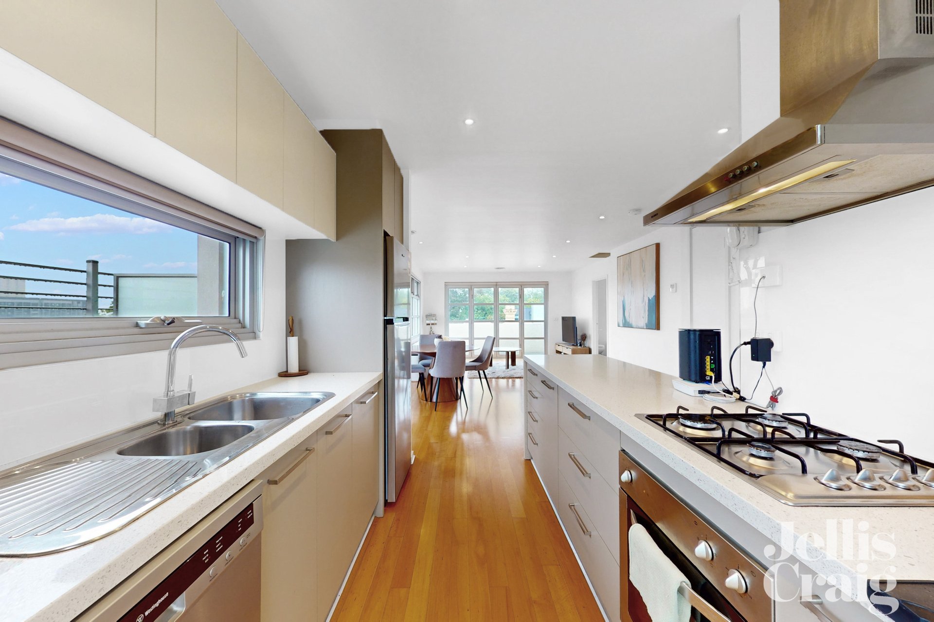5/16 Bignell Street, Flemington image 2