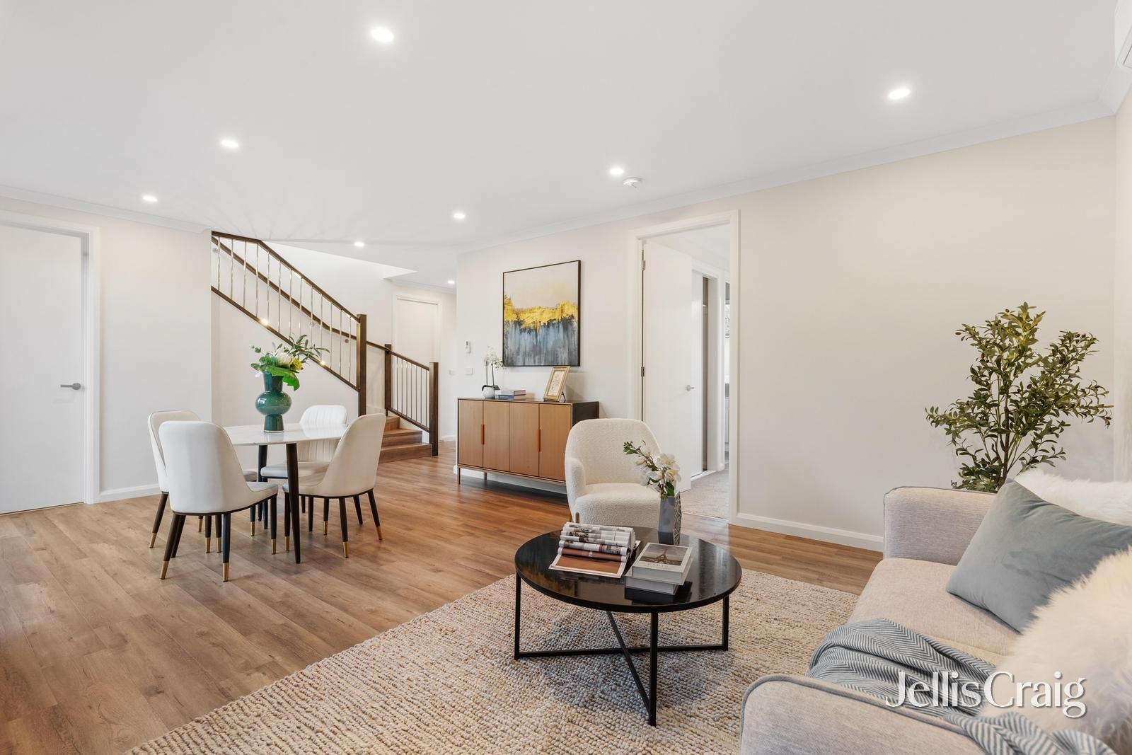 5/16 Flower Street, Ferntree Gully image 2