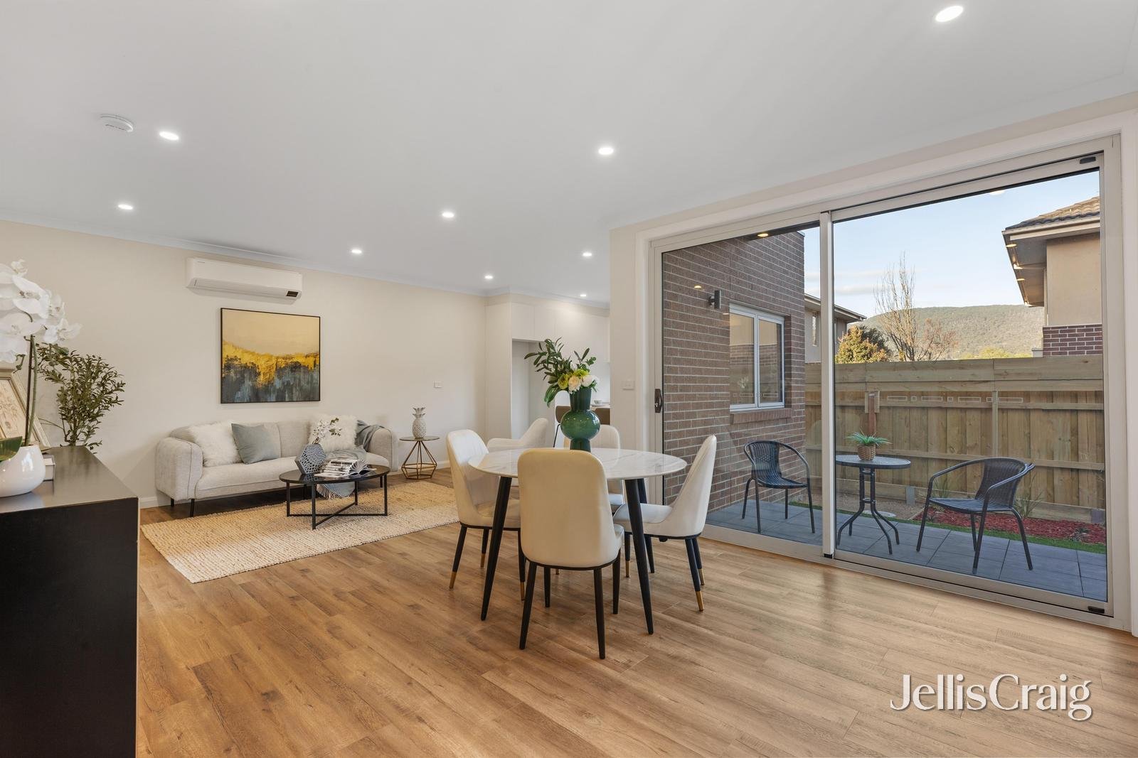 5/16 Flower Street, Ferntree Gully image 3