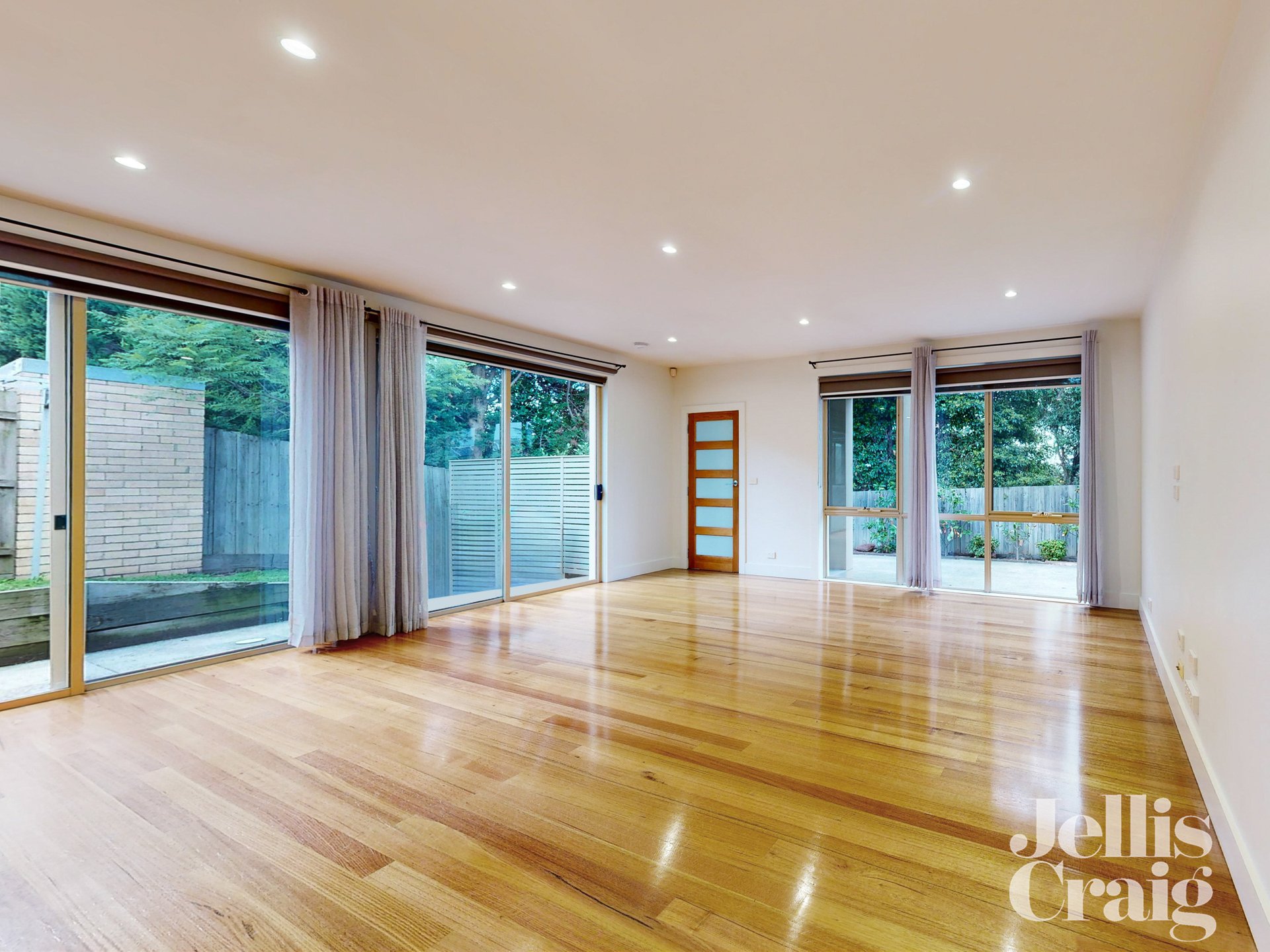 5/16 Lind Street, Strathmore image 3