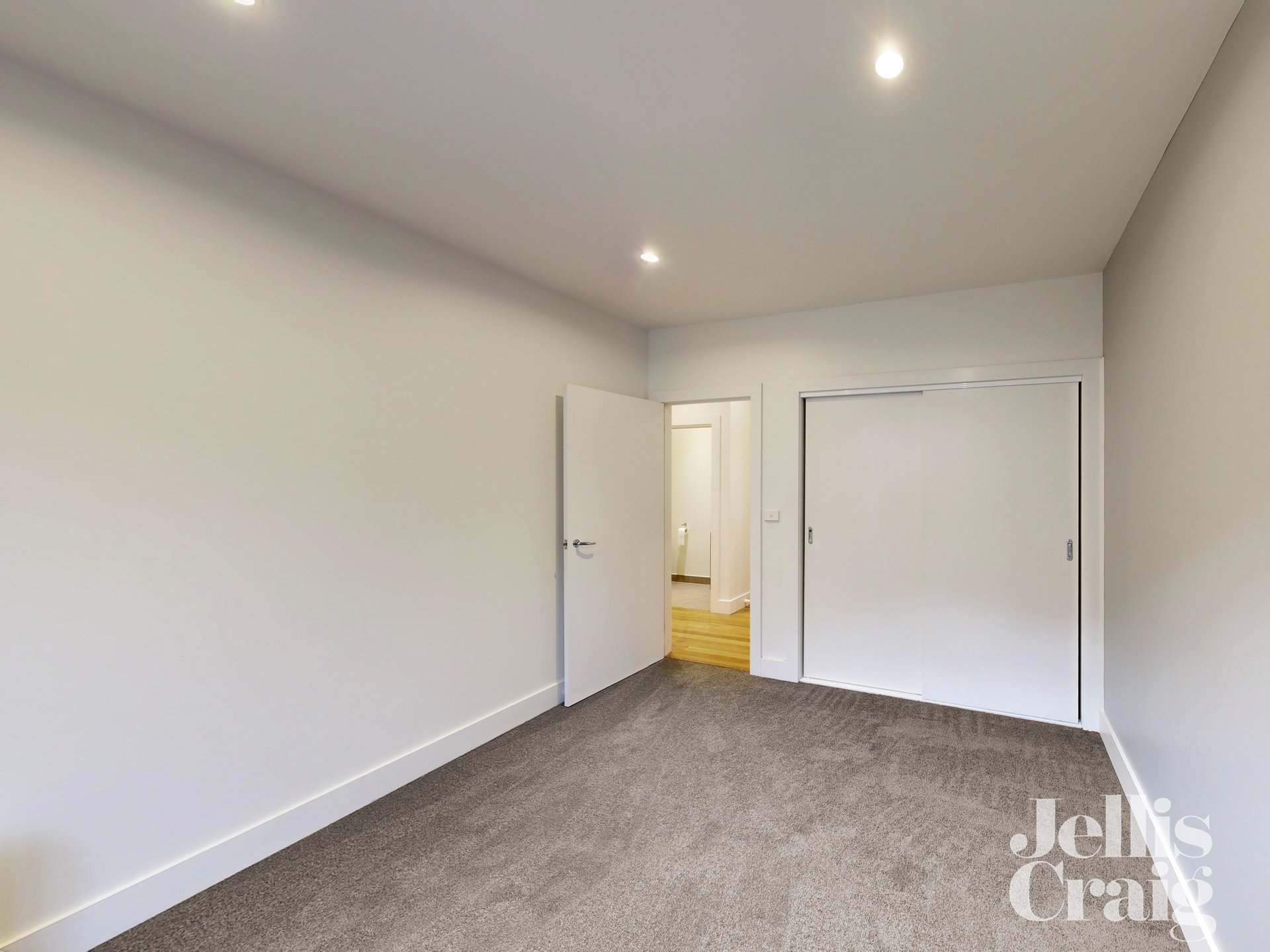 5/16 Lind Street, Strathmore image 9