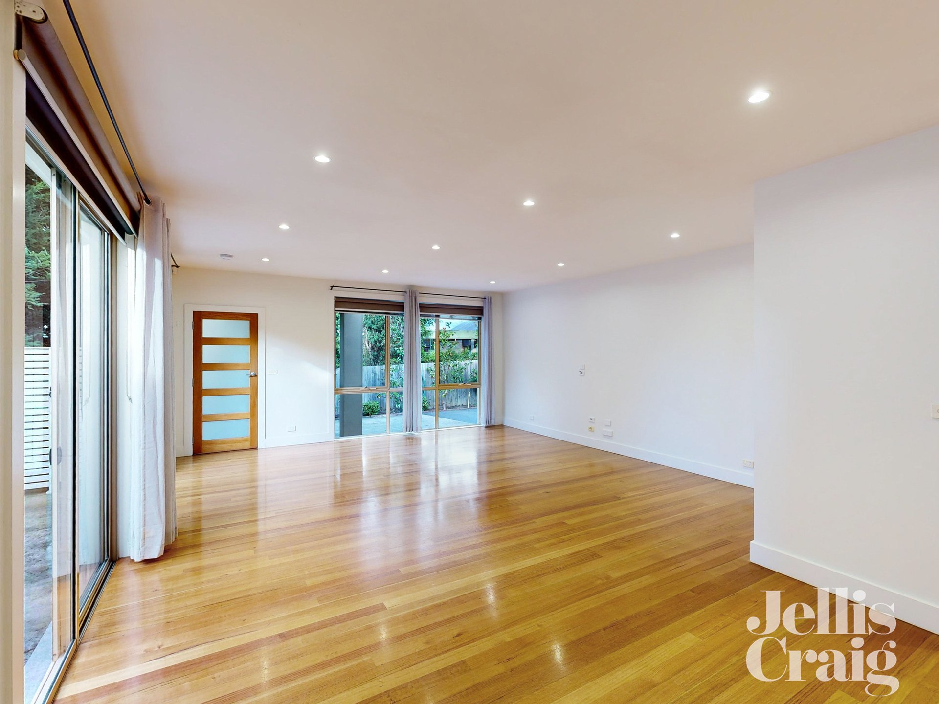 5/16 Lind Street, Strathmore image 4