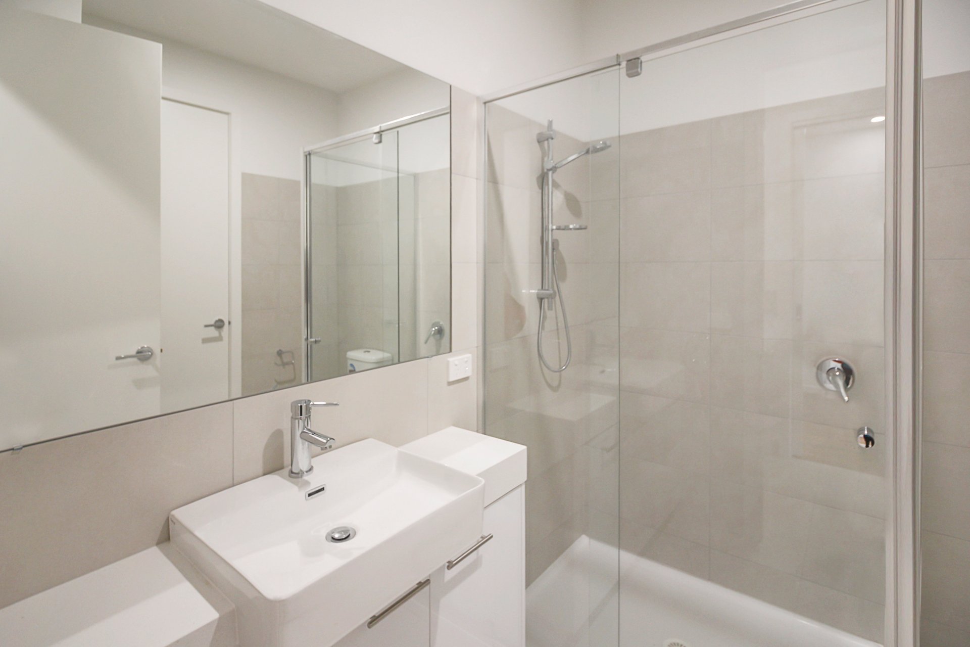 5/16 Mundy Street, Geelong image 3