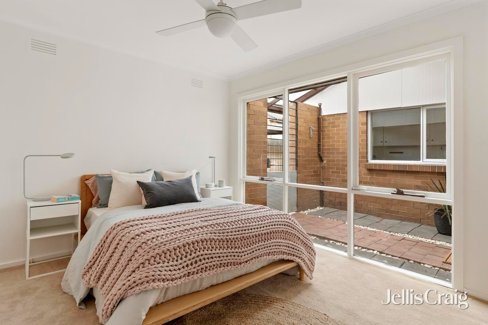 5/16 Schofield Street, Essendon image 5