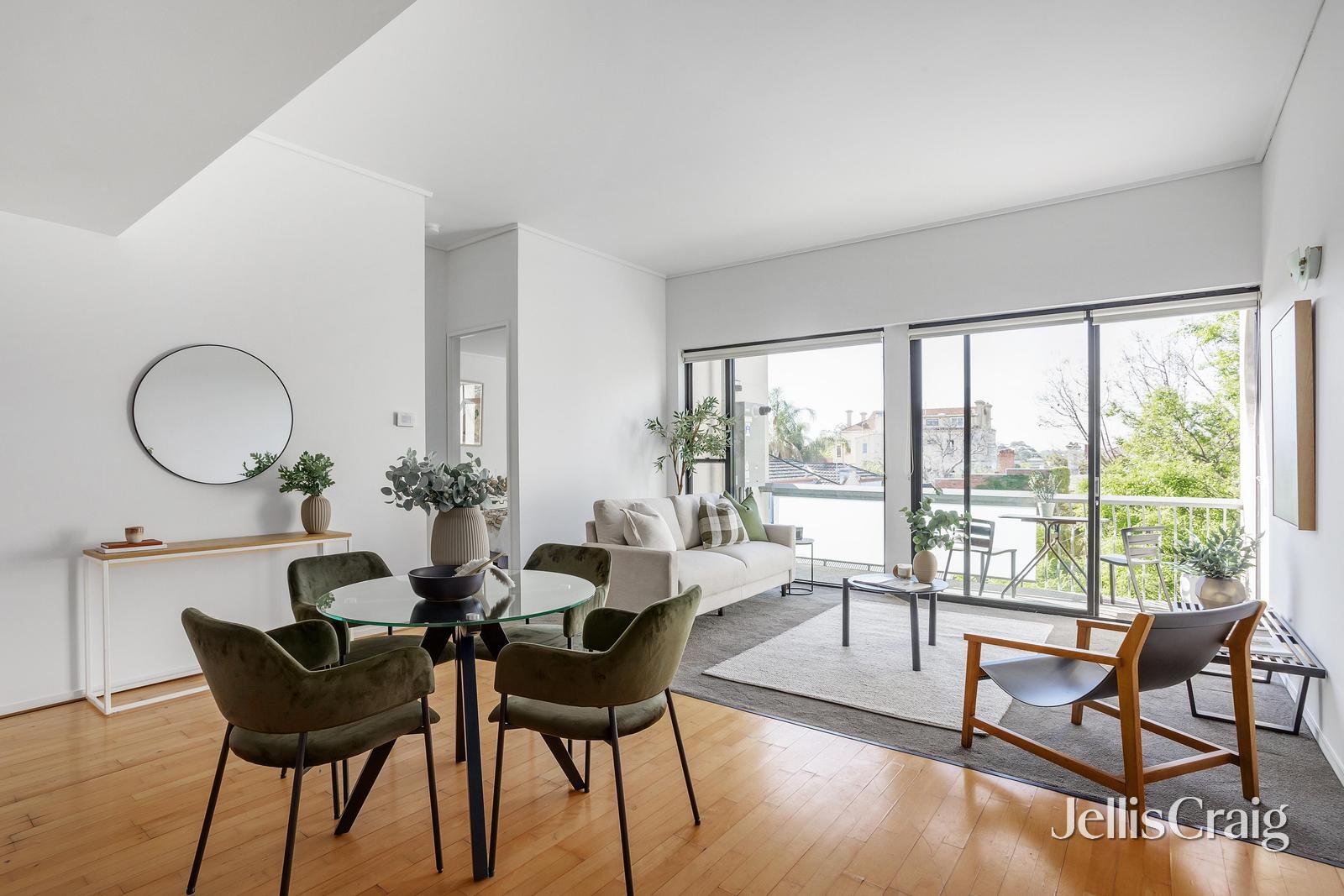 5/16 St Leonards Avenue, St Kilda image 2