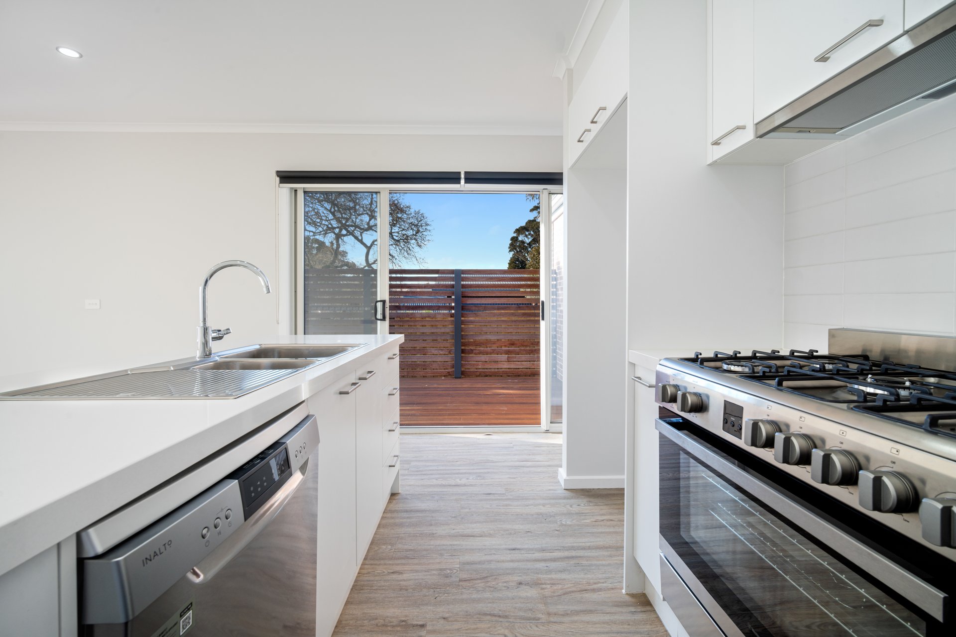 516 Tress Street, Golden Point image 2