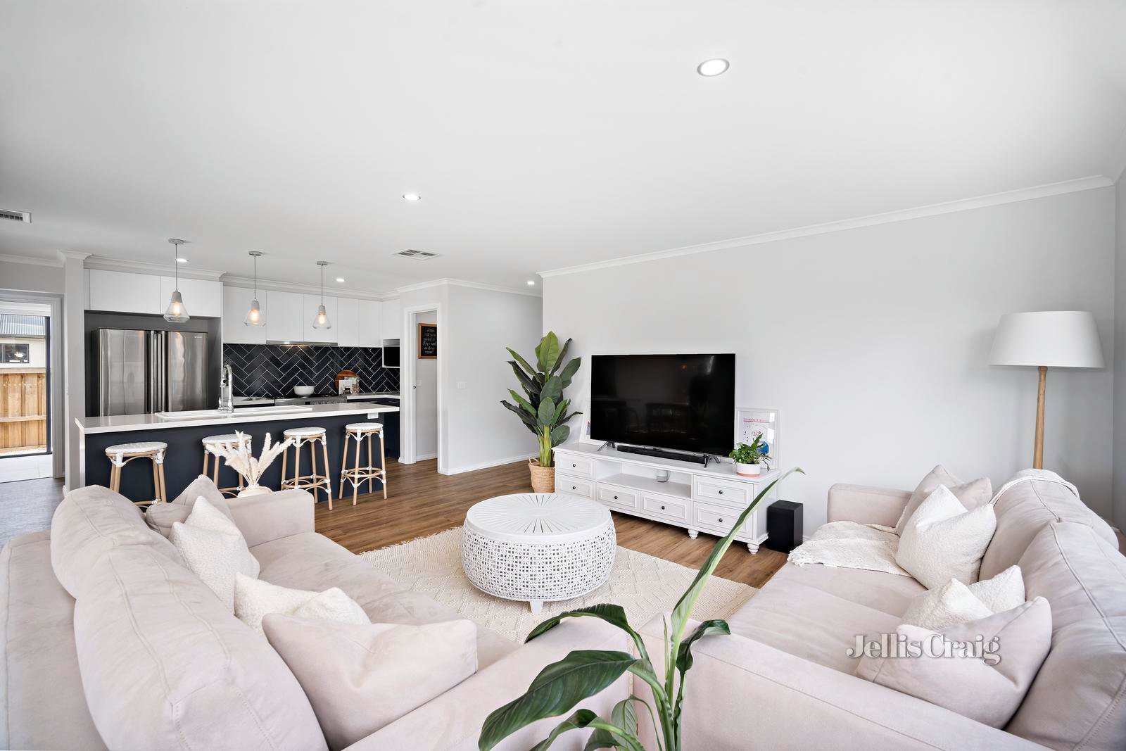 516 Wiltshire Lane, Winter Valley image 8