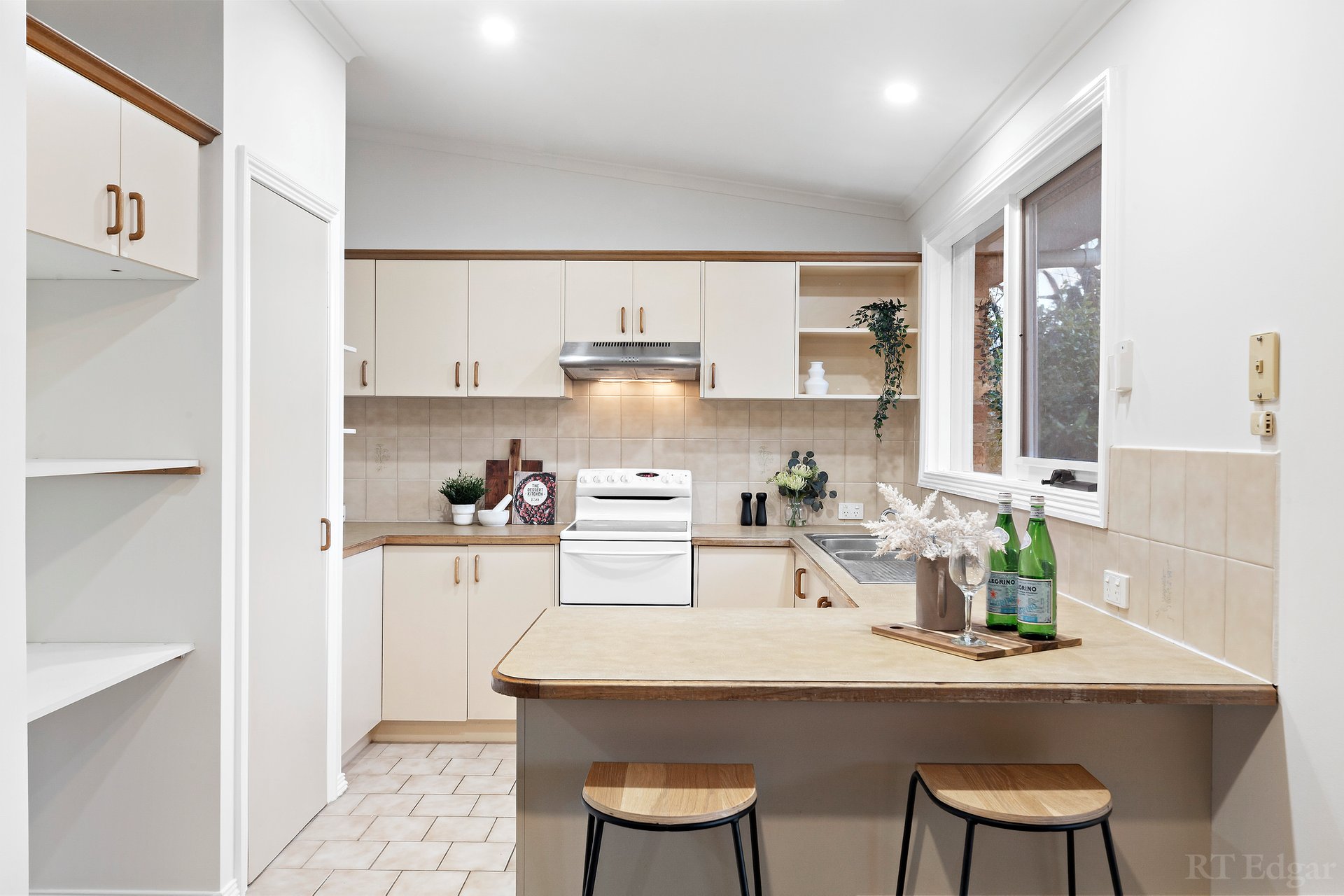 Property Gallery Thumbnail 3